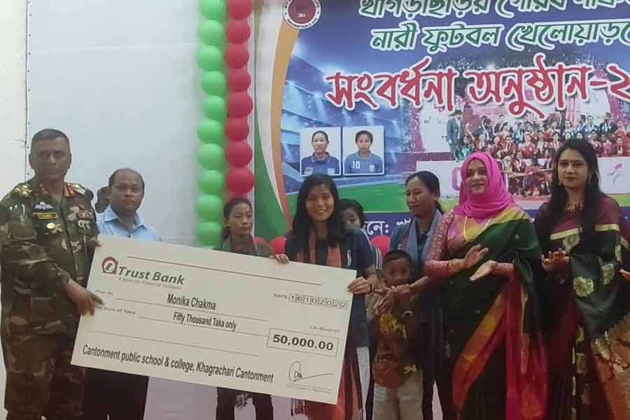 Five SAFF champion girls receive grand reception in Khagrachhari