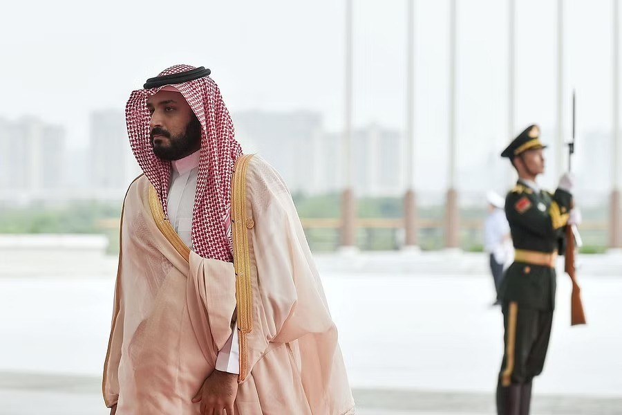 Deputy Crown Prince, Second Deputy Prime Minister and Minister of Defense Muhammad bin Salman Al Saud (L) of Saudi arrives to attend the G20 Summit in Hangzhou, Zhejiang province, China, September 4, 2016. REUTERS