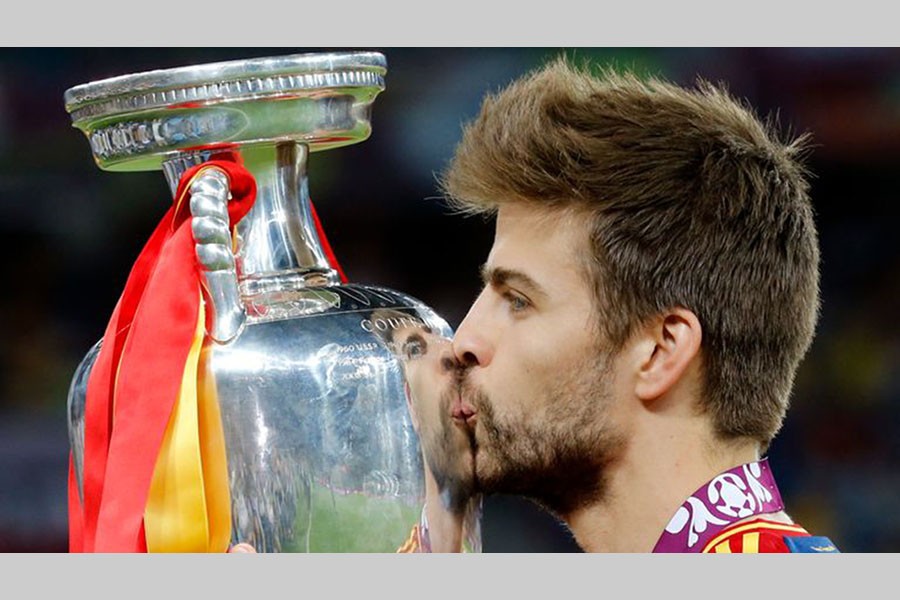 Barcelona and Spain legend Pique announce retirement