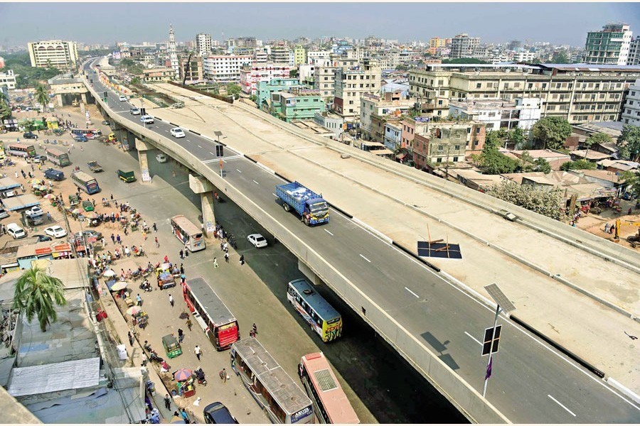 Vehicles are plying the Tongi flyover under Bus Rapid Transit (BRT) Line-3 project on Sunday, after Road Transport and Bridges Minister Obaidul Quader inaugurated two lanes of the flyover from Uttara to Tongi — Focus Bangla