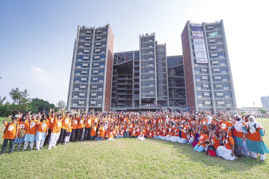 Participants  posing after the inauguration ceremony of International Leadership Program on Education at United International University campus in Dhaka