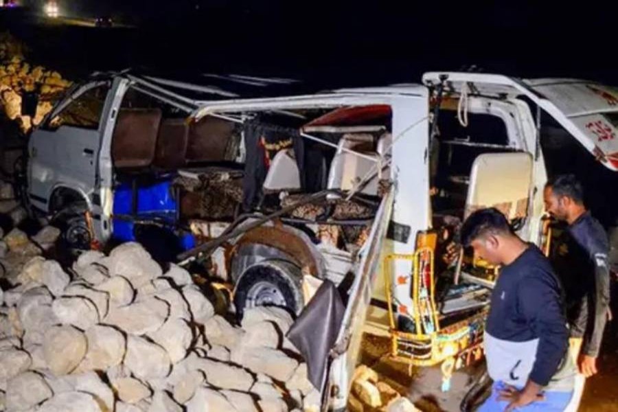 Road crash kills 20 in southern Pakistan