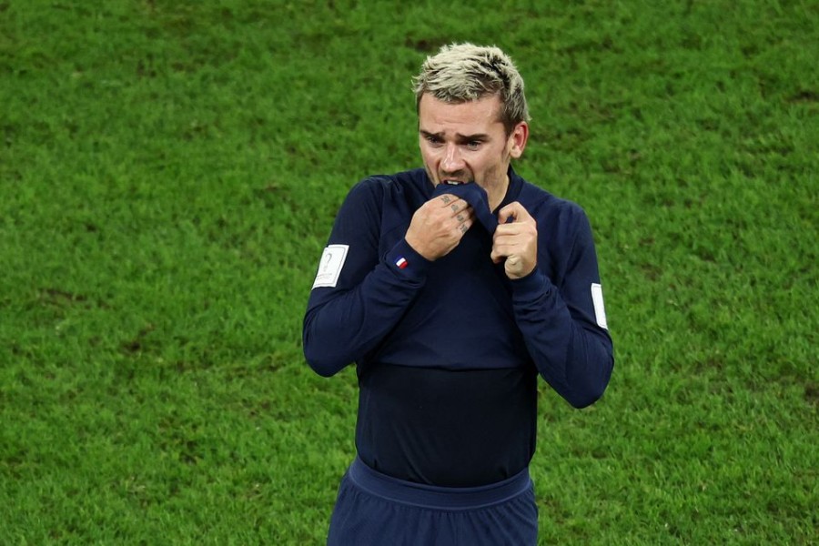 Soccer Football - FIFA World Cup Qatar 2022 - Group D - Tunisia v France - Education City Stadium, Al Rayyan, Qatar - November 30, 2022 France's Antoine Griezmann reacts after his goal is disallowed following a VAR review REUTERS/Marko Djurica