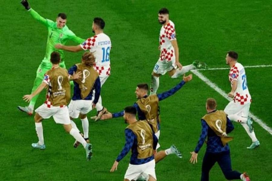 Croatia beat Brazil on penalties to reach semi-finals