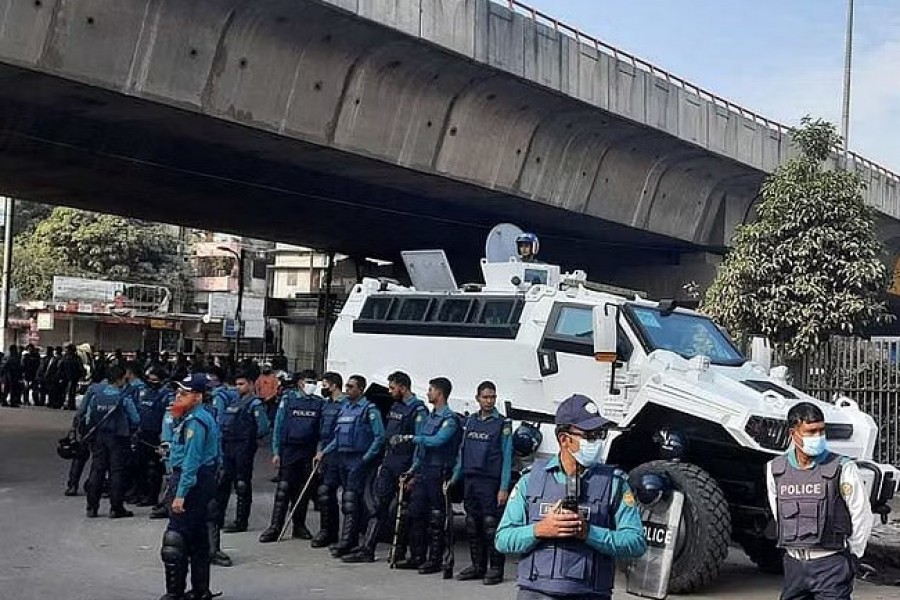 Police are stationed at Sayedabad's Gopalbagh, the venue for the BNP's antigovernment rally.