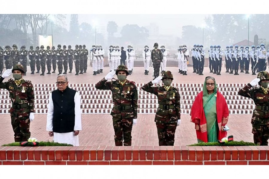 President, PM pay rich tributes to Liberation War heroes