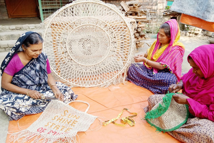 Export of jute products a boon for Satkhira women