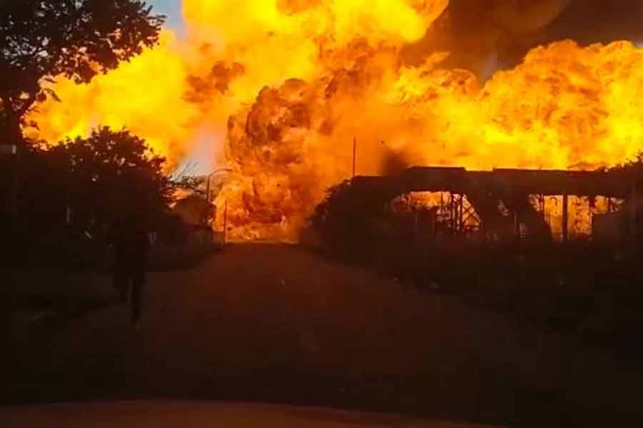 Tanker explosion kills eight in Johannesburg