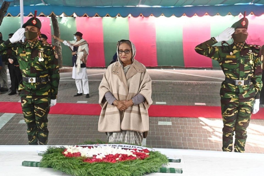 PM Hasina pays homage to Bangabandhu at Tungipara