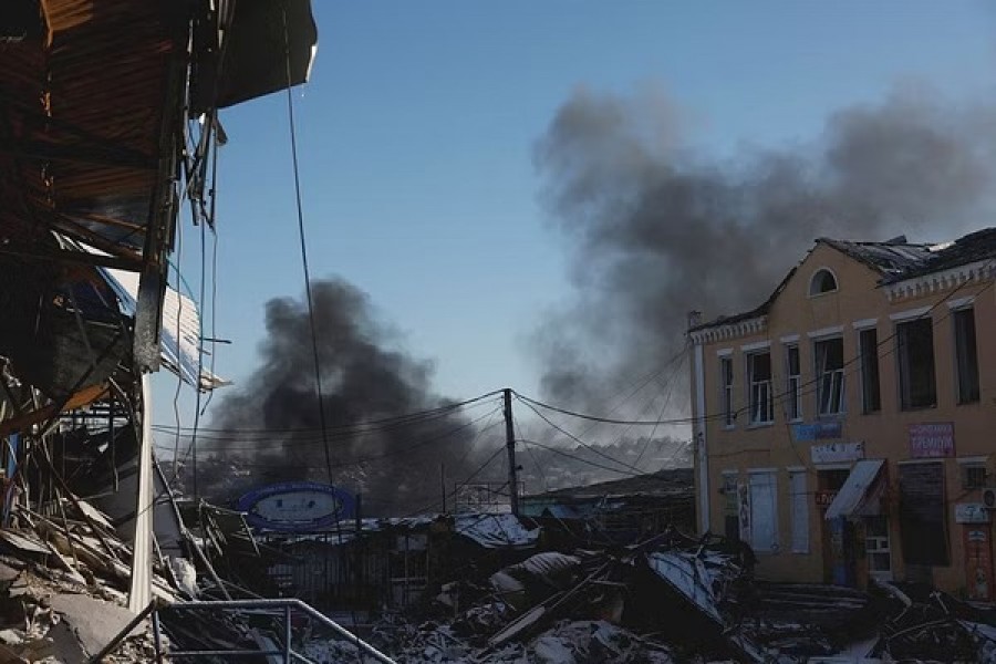 Plumes of smoke rise from a Russian strike during a 36-hour ceasefire over Orthodox Christmas declared by Russian President Vladimir Putin, as Russia's attack on Ukraine continues, from the frontline Donbas city of Bakhmut, Ukraine, January 7, 2023. REUTERS