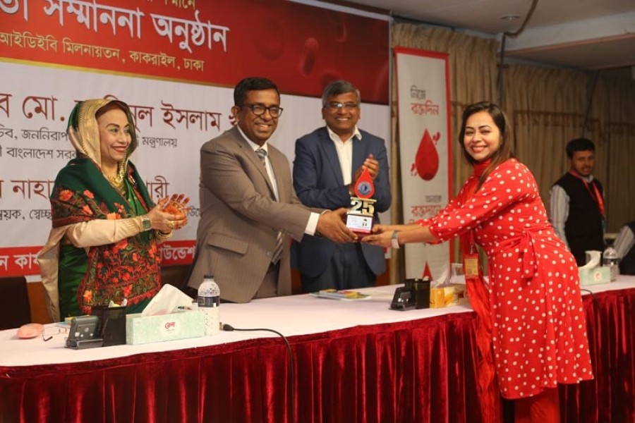 'Not wealth and oppulance, serving humanity a must for blood donation'