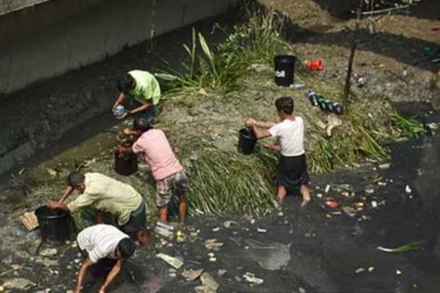 Derailed train spills oil into Karnaphuli River