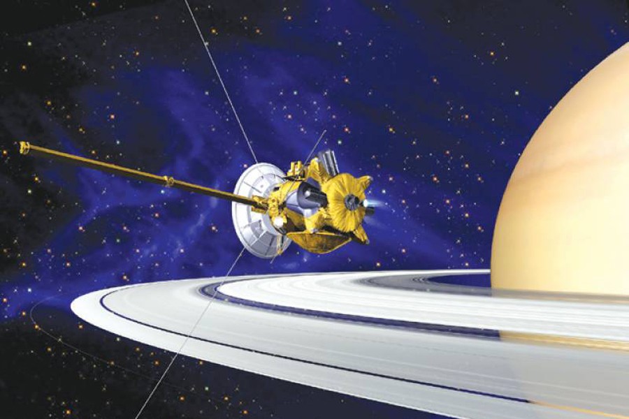 Cassini heads towards fiery death on Saturn