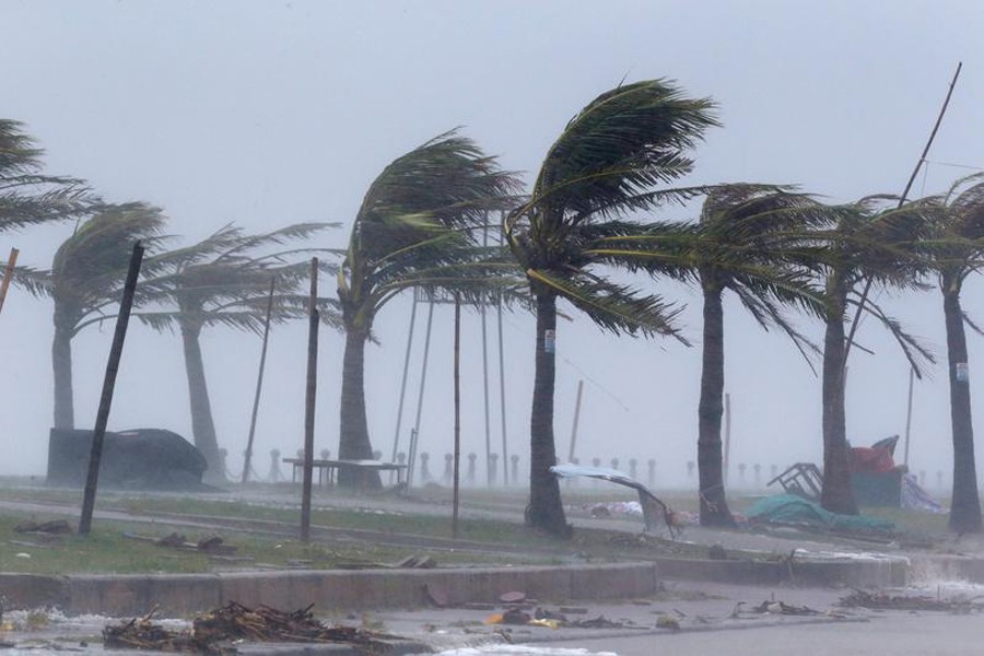 Typhoon Doksuri kills eight in Vietnam
