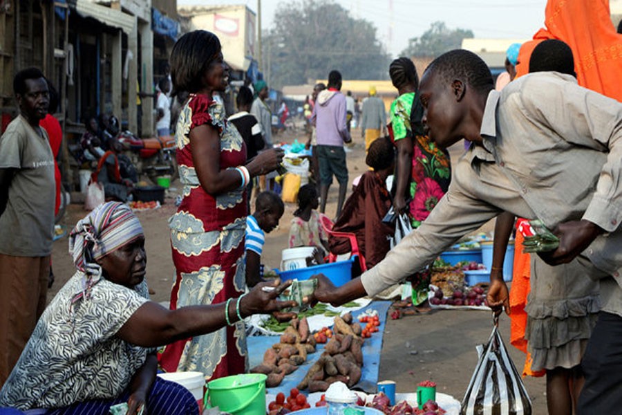 South Sudanese civilians conduct business at the market in Yei, southwest of the capital Juba, South Sudan January 1, 2017. (Reuters photo)