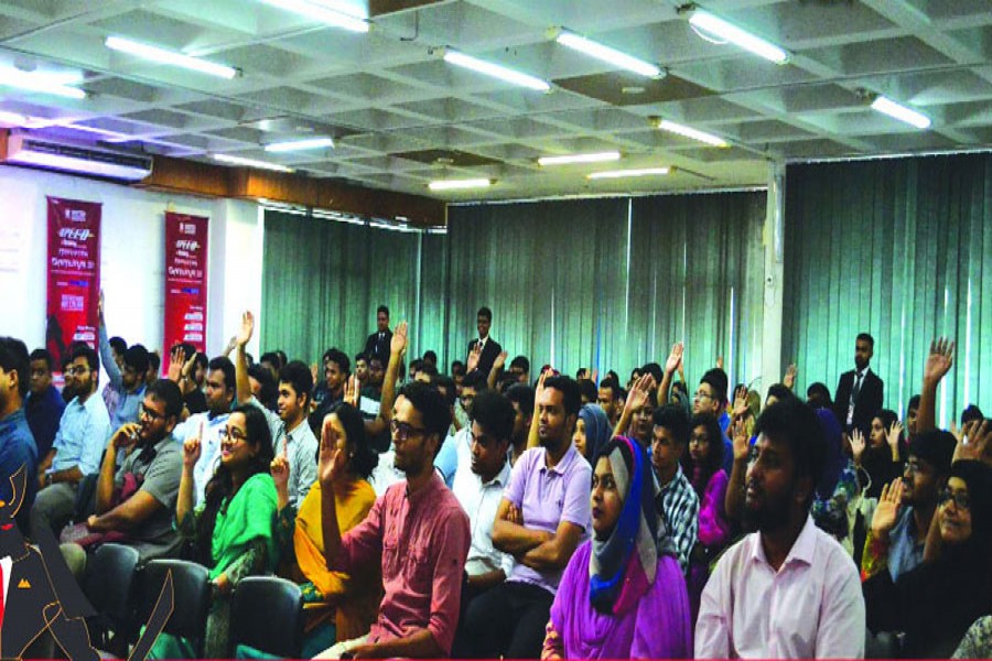 Participants of the first round of ‘Marketing Samurai 2017’ held at United International University campus