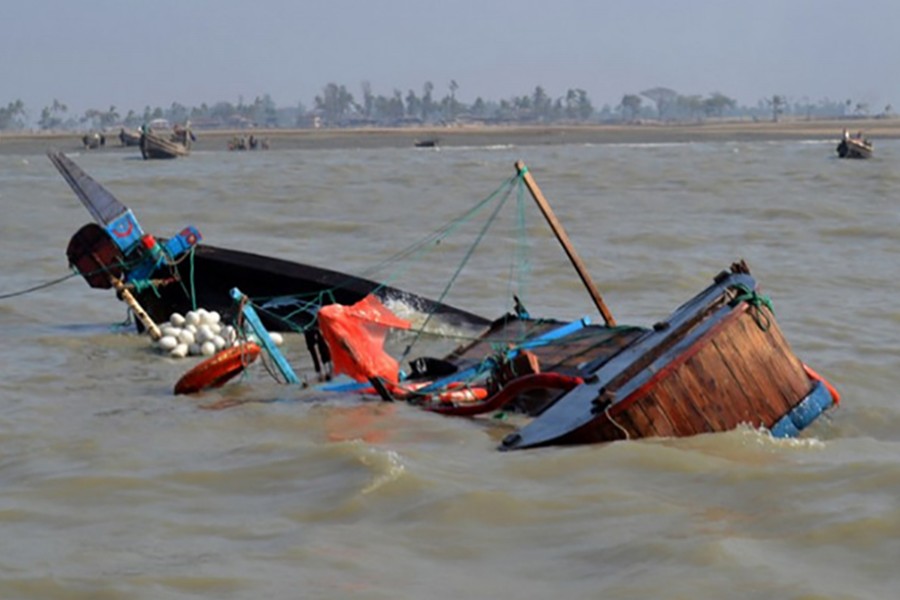 Twelve Rohingyas die in boat capsize