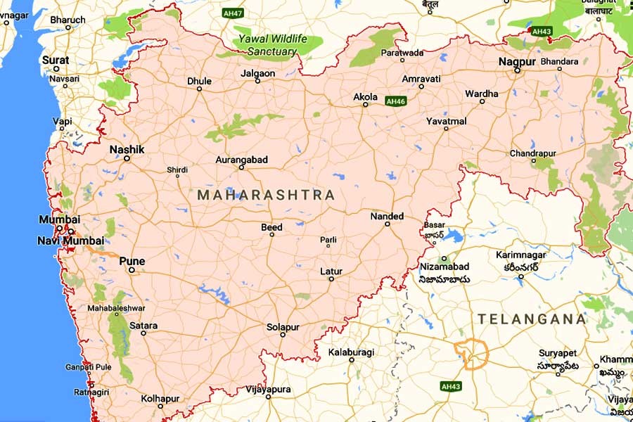 10 die as goods truck overturns in India