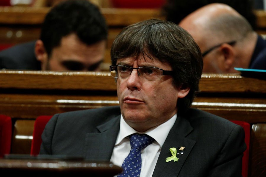 Catalan leader Carles Puigdemont attends a plenary session at the Catalan regional Parliament in Barcelona, Spain, October 27, 2017. (Reuters photo)