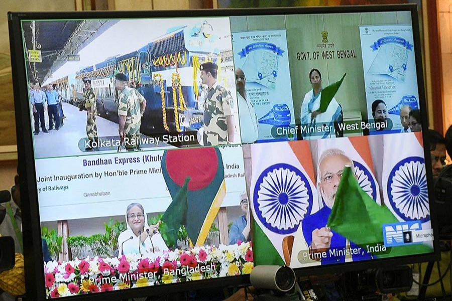 Prime Minister Sheikh Hasina and her Indian counterpart Narendra Modi inaugurate a new transborder train service connecting Dhaka to Kolkaka. Photo: Focus Bangla