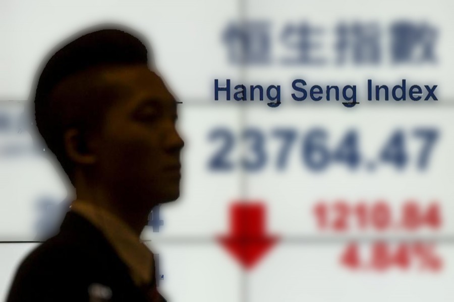 HK shares slip, led by tech firms