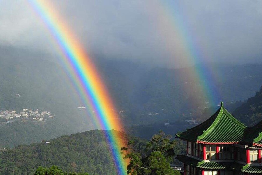 Taiwan rainbow ‘lasts record-breaking 9 hours’