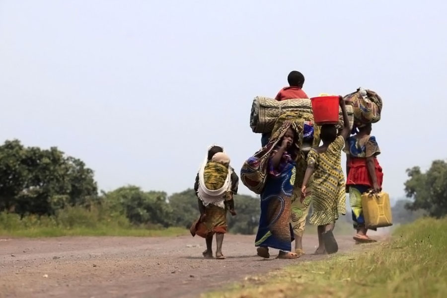 A family flees violence and heads towards Goma in the Eastern DRC (Reuters Photo)