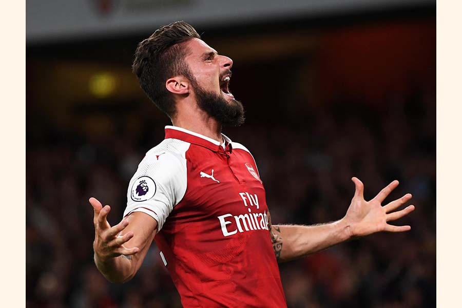 Super-Sub Giroud rescues point for Arsenal