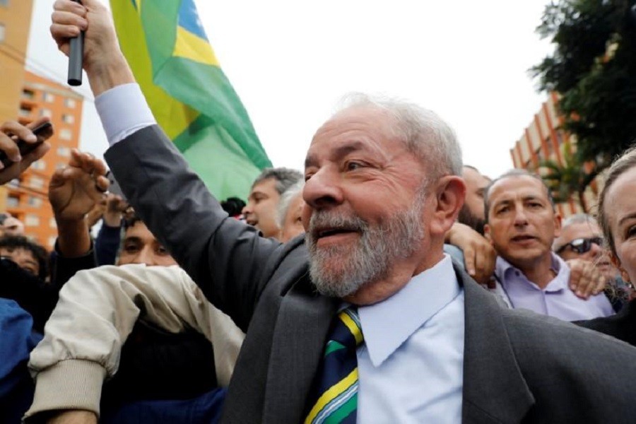 Former Brazilian President Luiz Inacio Lula da Silva arrives at Federal Justice for a testimony in Curitiba, Brazil, May 10, 2017. Reuters/File Photo