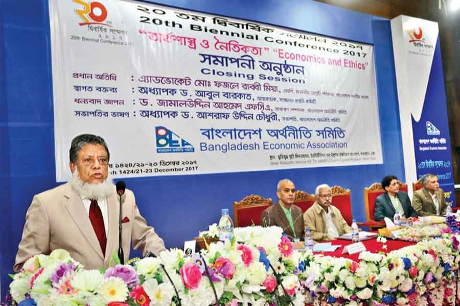 Deputy Speaker of Jatiya Sangsad Advocate Md Fazle Rabbi addresses the concluding session of the 20th Biennial Conference 2017 of Bangladesh Economic Association in Dhaka on Saturday. — FE photo