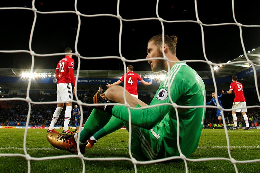 David De Gea cuts a dejected figure after Harry Maguire netted late on to snatch a point for the Foxes. - Reuters photo