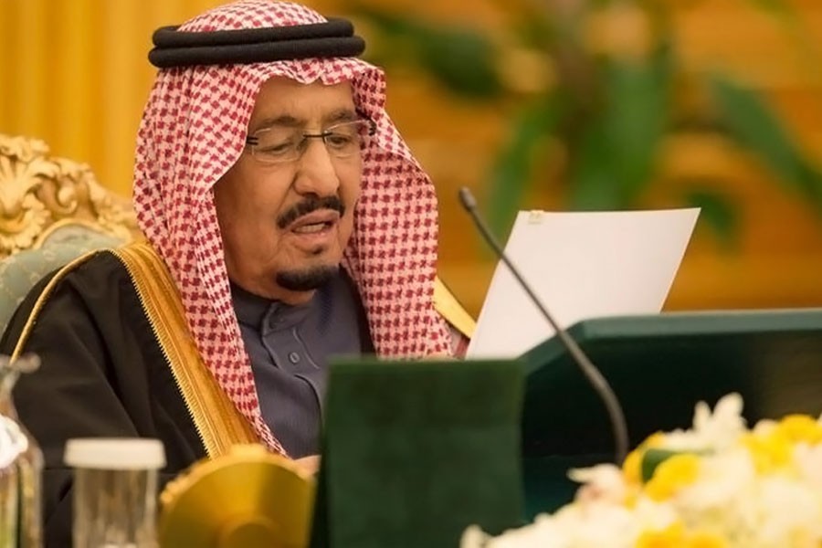 Saudi Arabia's King Salman bin Abdulaziz Al Saud speaks as he approves 2018 budget during a cabinet meeting, in Riyadh, Saudi Arabia December 19, 2017. (REUTERS)