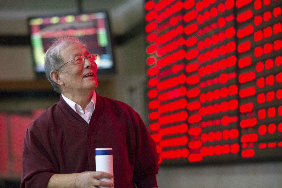 China shares extend rally