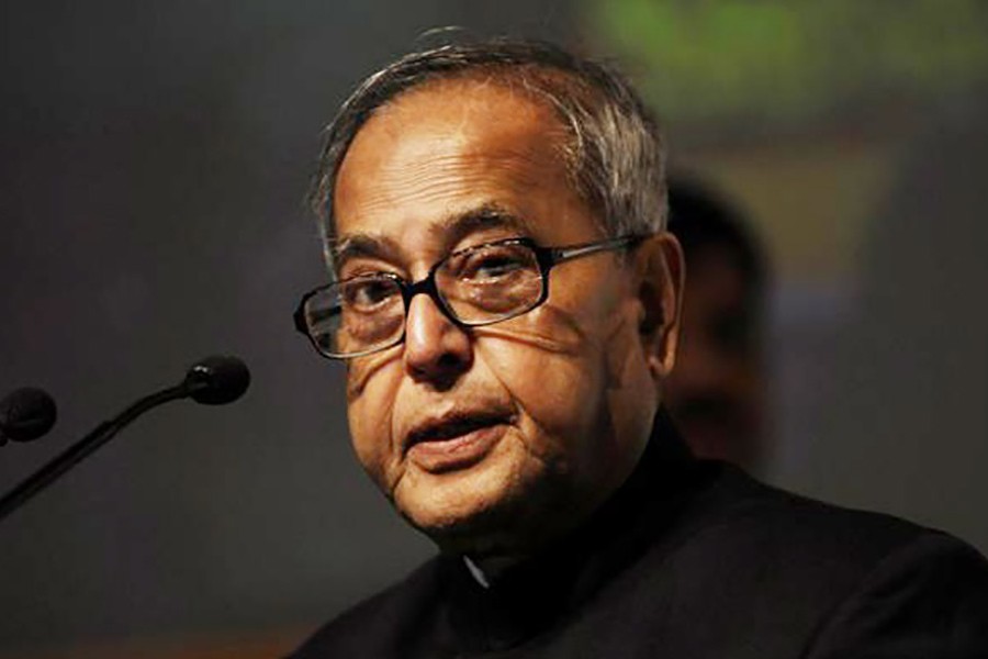 Pranab Mukherjee arrives in Dhaka