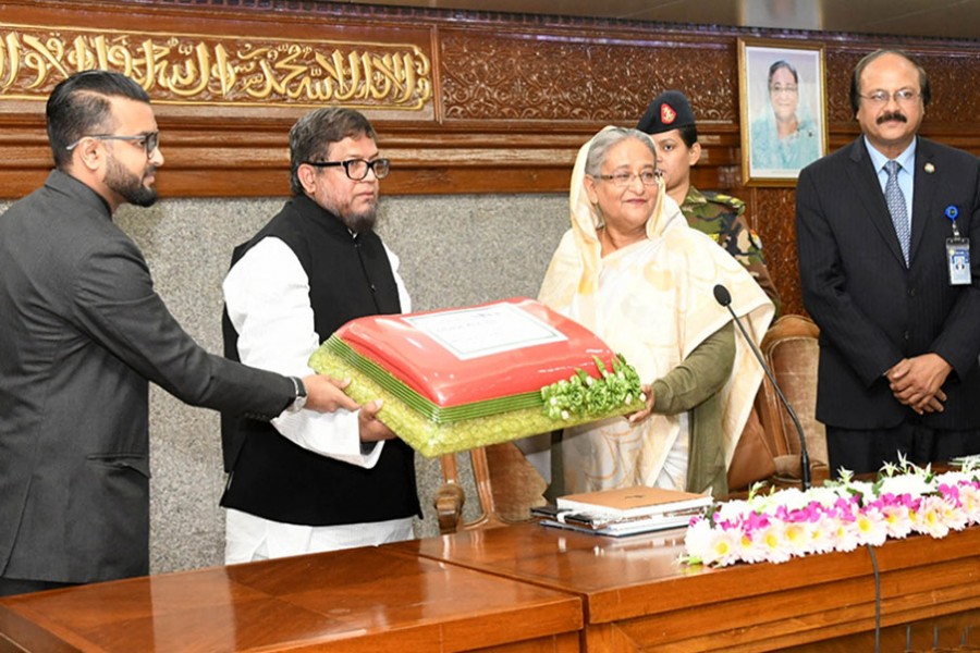 Twenty government and private organisations and individuals hands over cheques of over Tk 42.5 million to PM Hasina on Thursday.