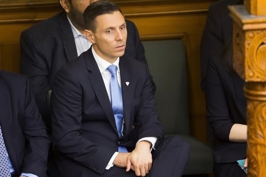 Progressive Conservative Party of Ontario leader, Patrick Brown, watches from the gallery as Quebec's Premier Philippe Couillard (not seen) makes his visit to the Ontario Legislature inside Queen's park in Toronto, May 11, 2015. (REUTERS)