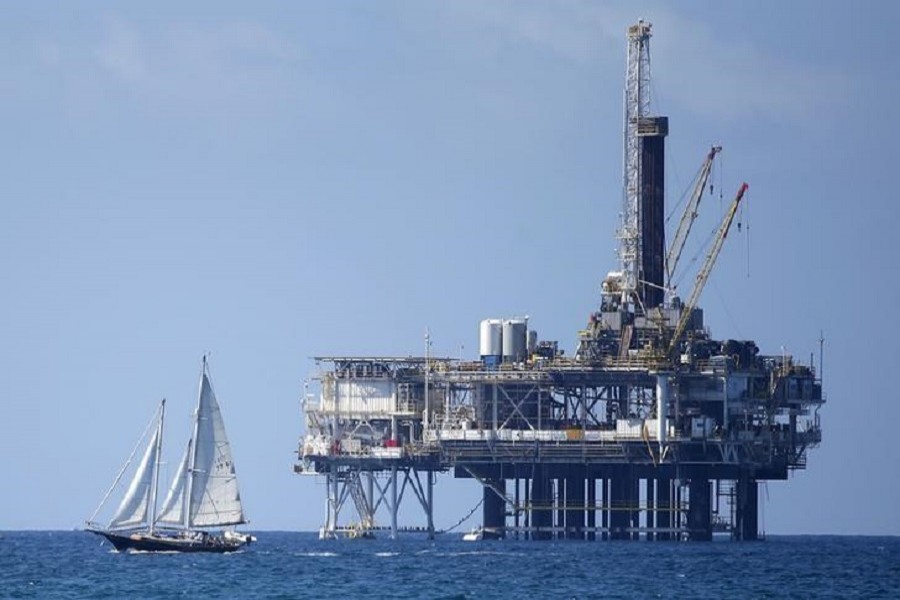 An offshore oil platform is seen in Huntington Beach, California, US, September 28, 2014. Reuters/File Photo