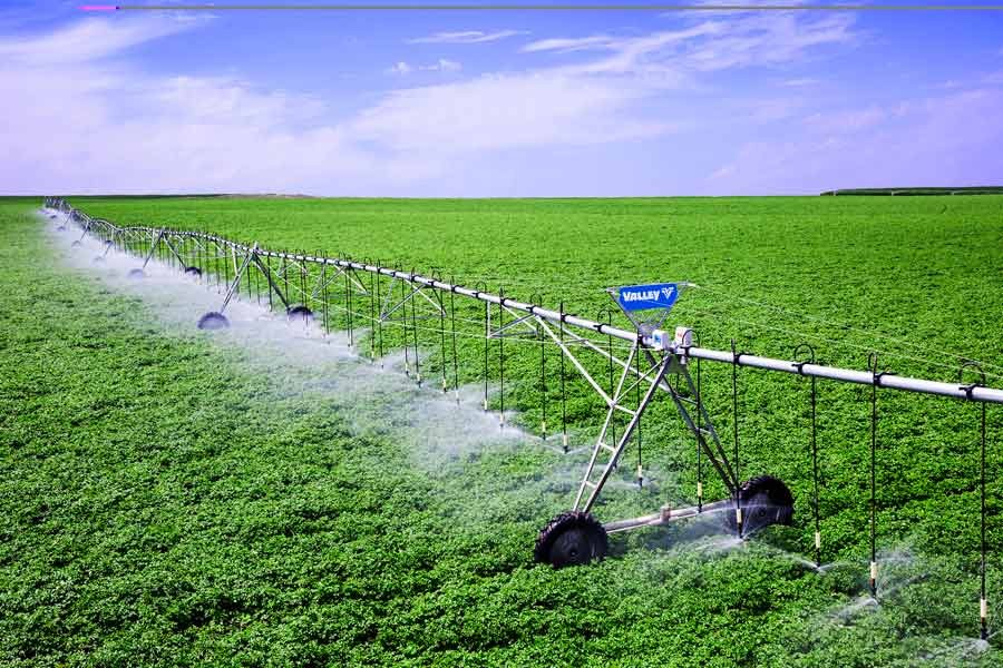 Irrigation: When machines overtake men