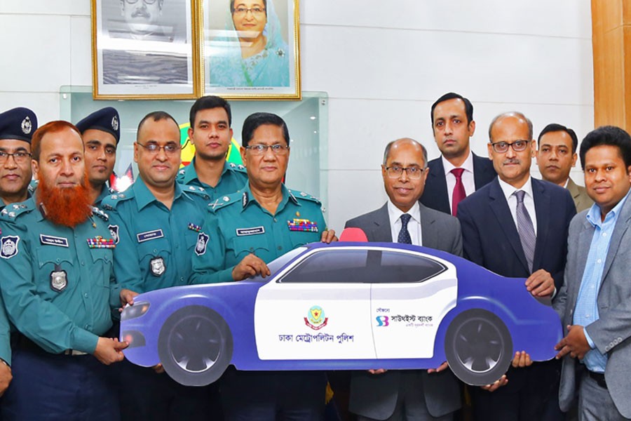 Southeast Bank donates patrol cars to DMP