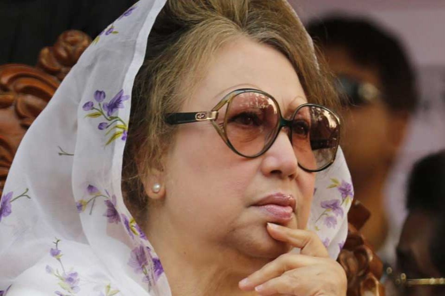 Khaleda unlikely to get bail before Sunday; bail hearing deferred