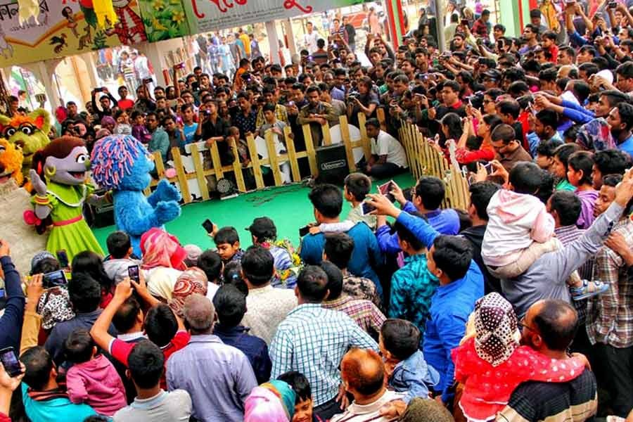 Sisimpur attracts huge crowd at book fair