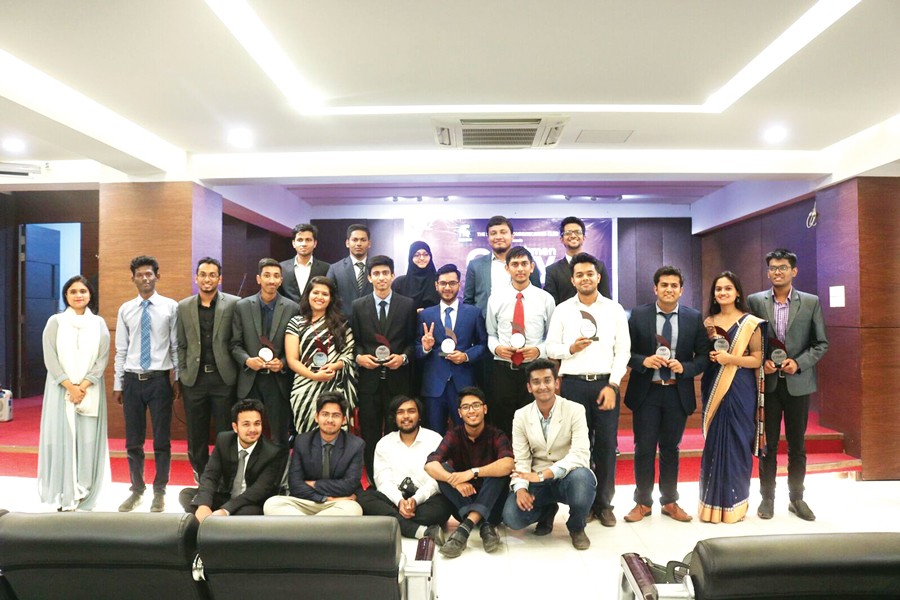 The winners with dignitaries and organisers of Freshman Glory 2018 held at Dhaka University