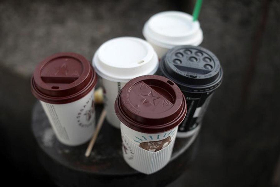 Abandoned paper cups are seen on Westminster Bridge in London, Britain January 6. Reuters Photo