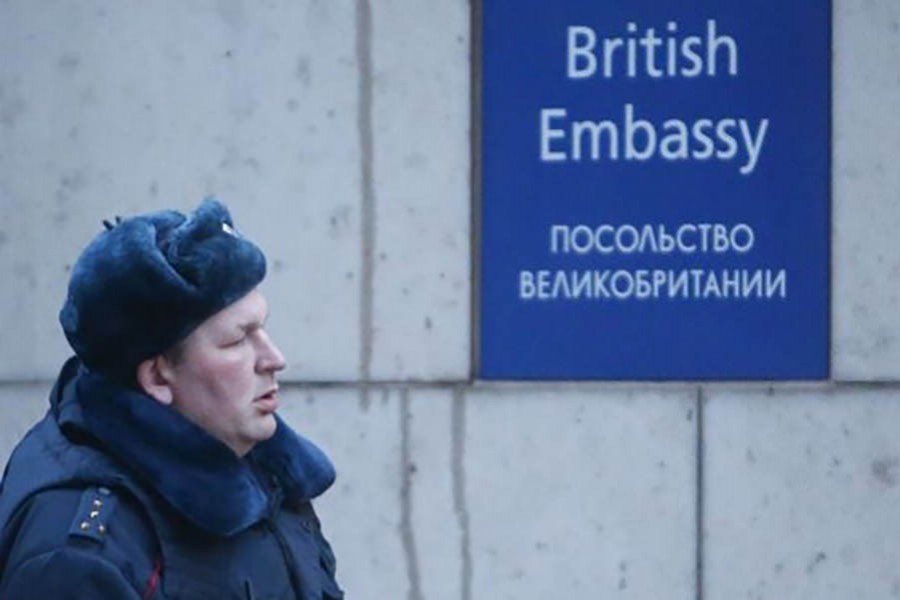 Moscow to retaliate by expelling British diplomats