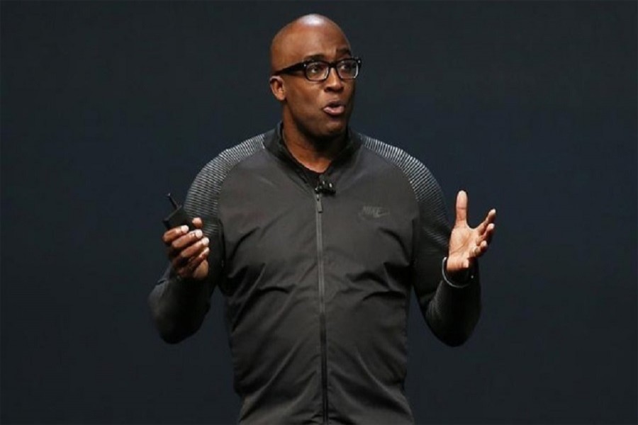 Trevor Edwards, president of Nike Brand, discusses the Apple Watch with Nike+ during a media event in San Francisco, California, US Sept 7, 2016. Reuters/Files