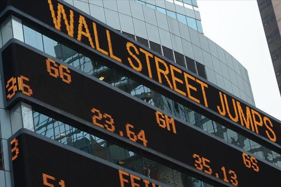 Wall Street posts weekly losses