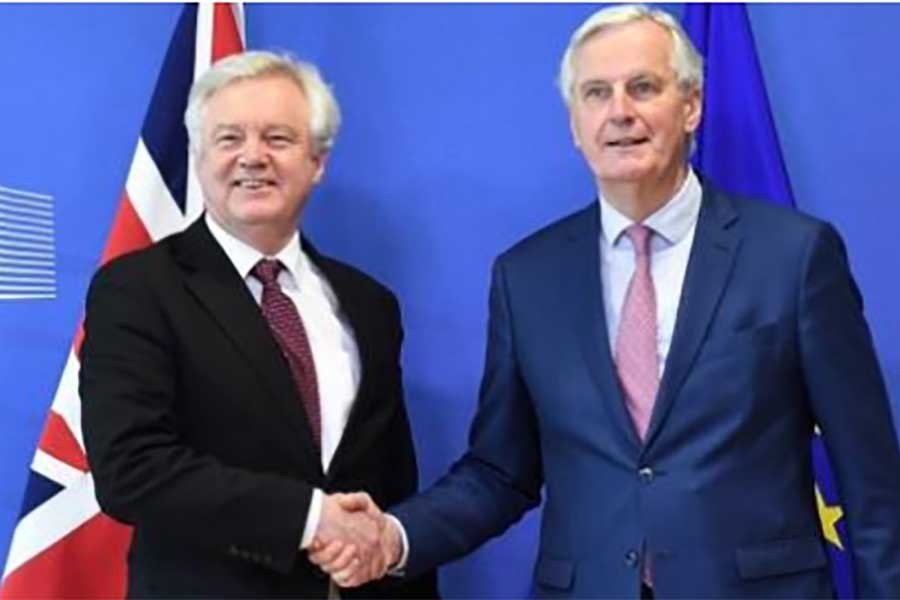 EU, UK take ‘decisive step’ for Bexit transition period