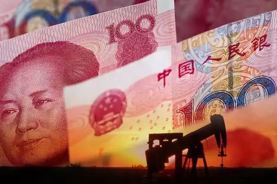 China taking ’first steps  to pay for oil in yuan’