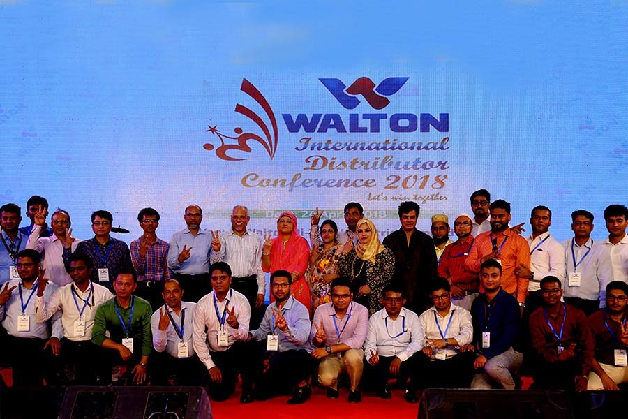 High officials of Walton posing for photograph along with best distributors at Walton International Distributors Conference-2018