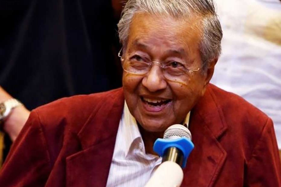 Mahathir sworn in after shock comeback victory